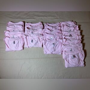 Pink Women's T-Shirts - 20 pieces - medium, large, X-Large and XX/Large.
